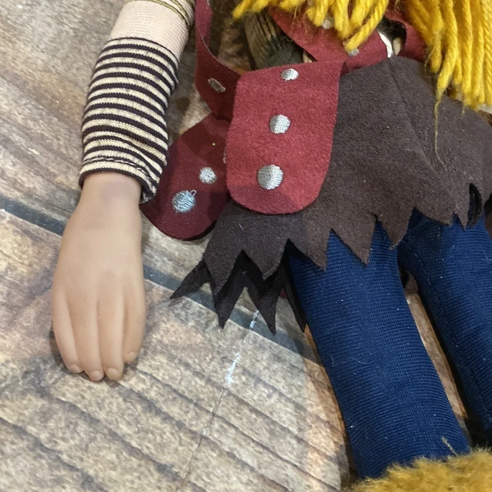 How To Train Your Dragon Live Spectacular Astrid Doll Posable 14" Dreamworks VGC - Picture 8 of 11